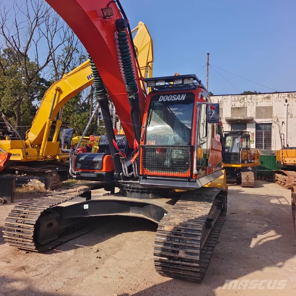 Doosan DX 300 LC Crawler excavators