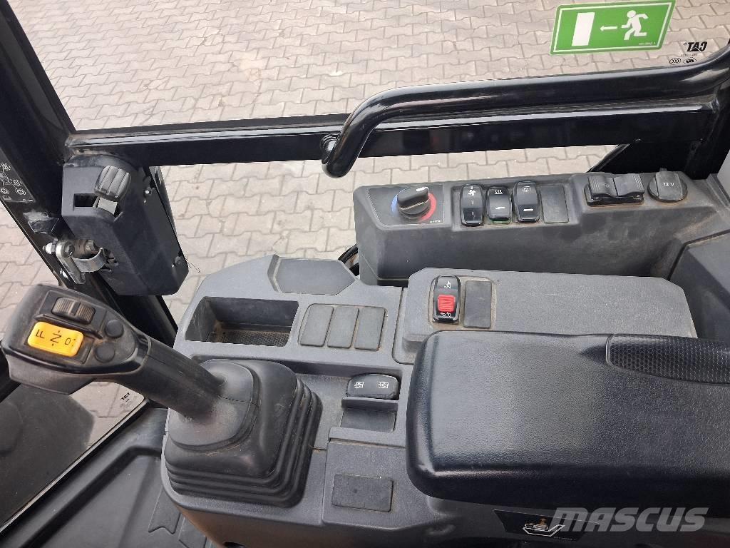 CAT 906 Wheel loaders