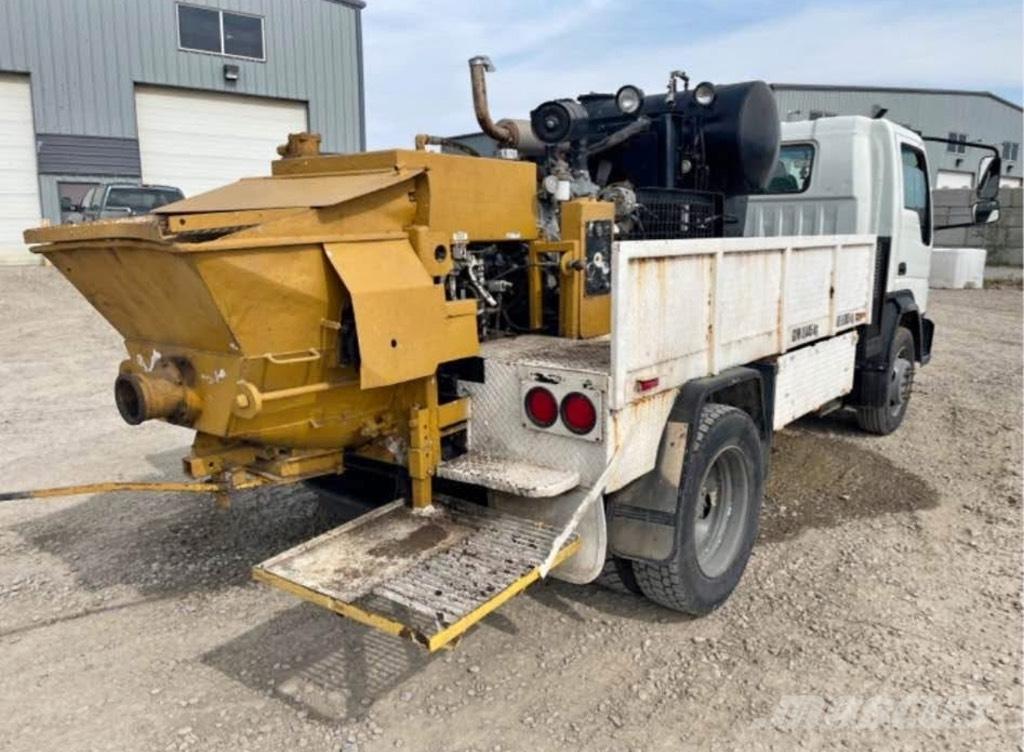 International CF600 Concrete pumps