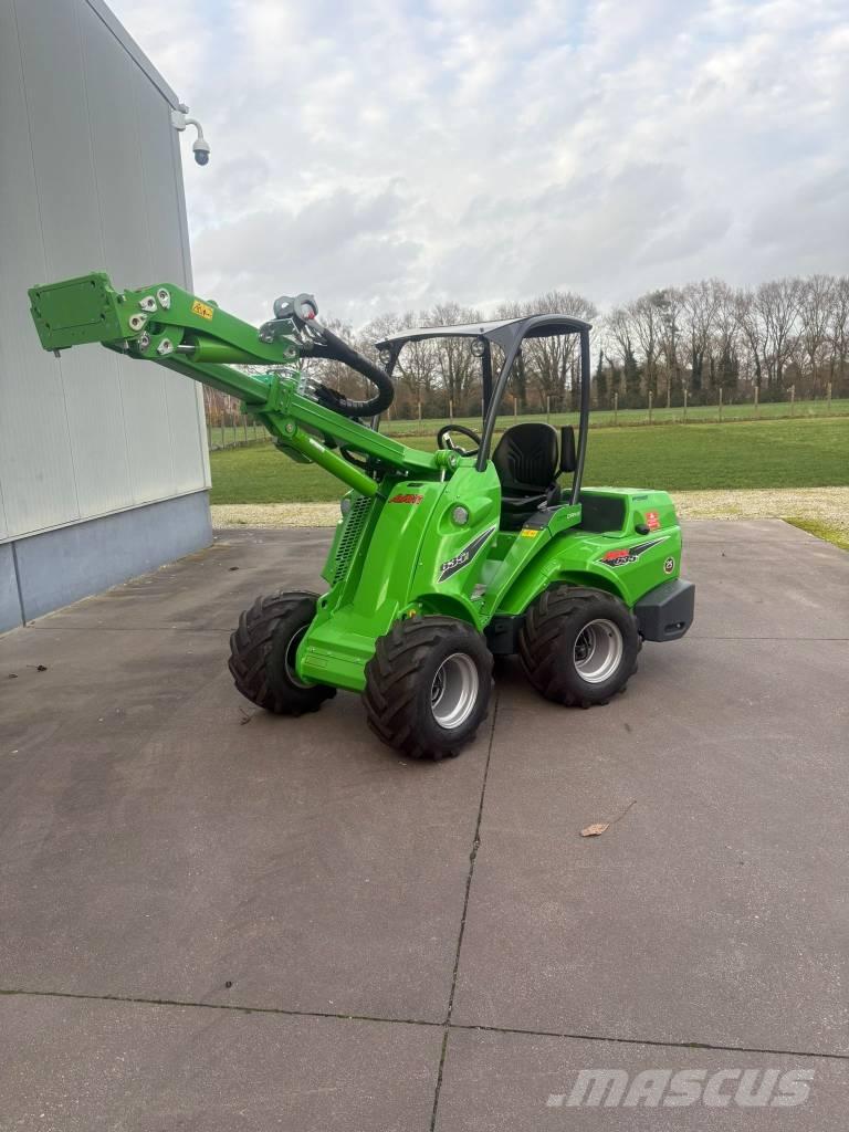 Avant 635 Skid steer loaders