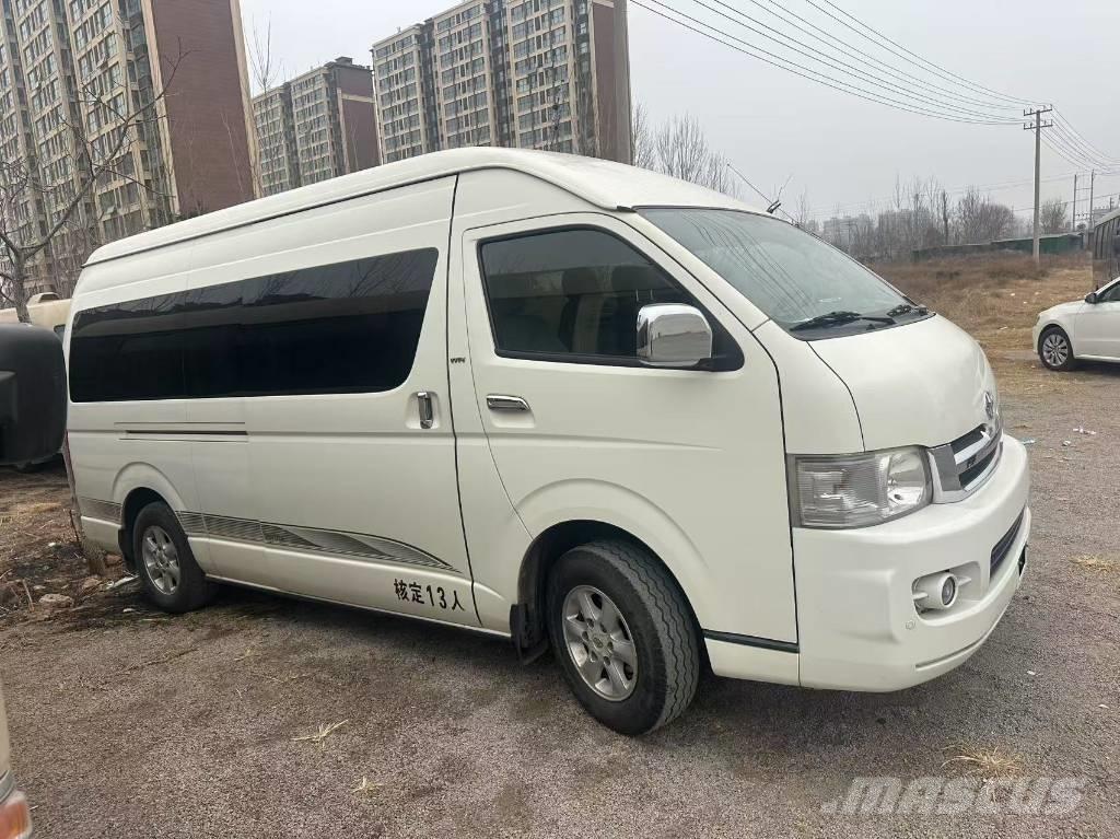 Toyota Hiace Intercity bus