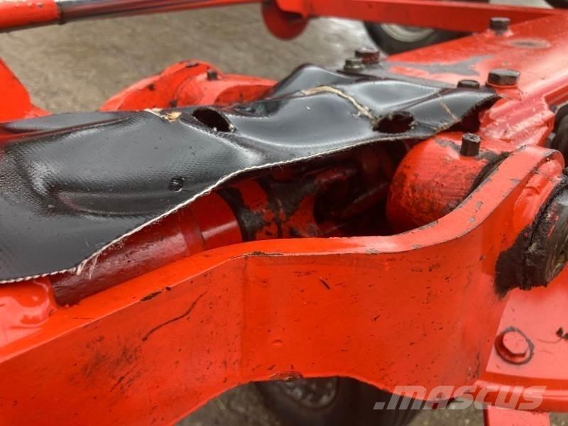 Kuhn GF 8702 T Rakes and tedders