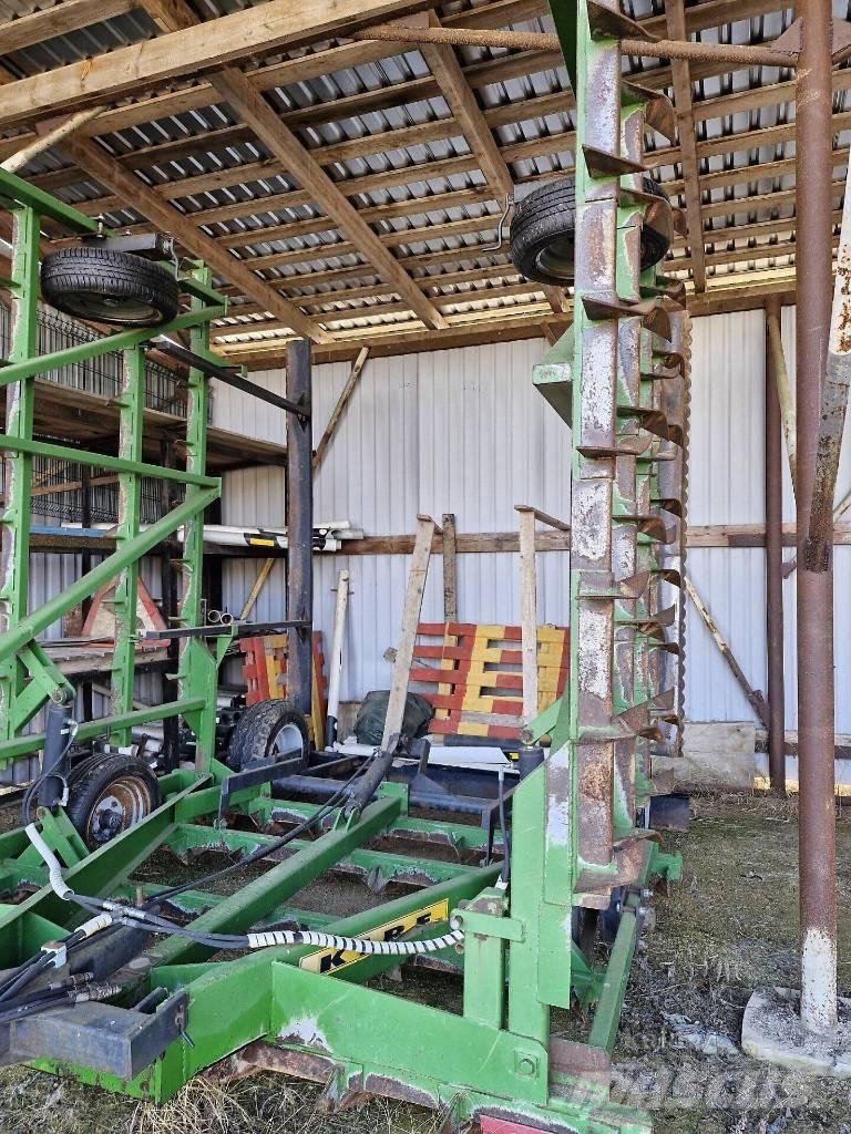 Kire Eelkobesti Chisel ploughs