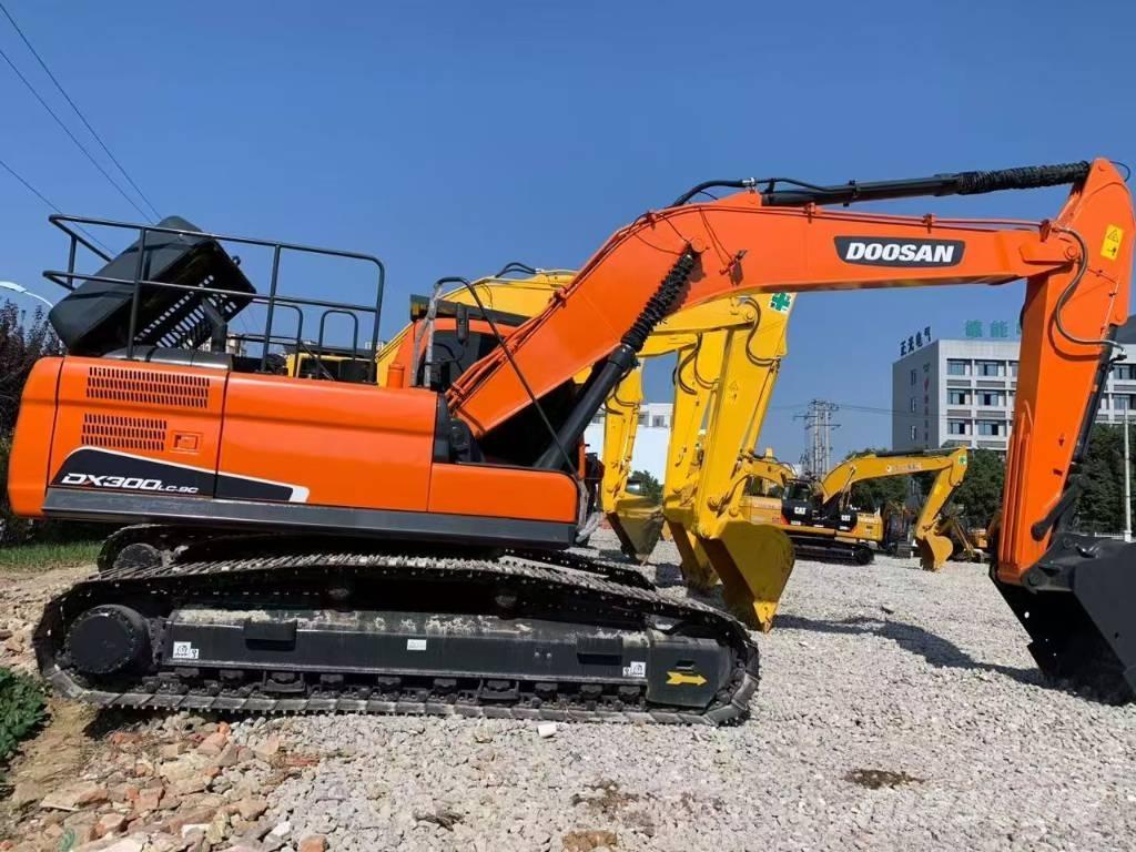 Doosan 300 Crawler excavators