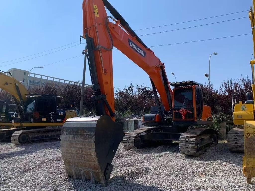 Doosan 300 Crawler excavators