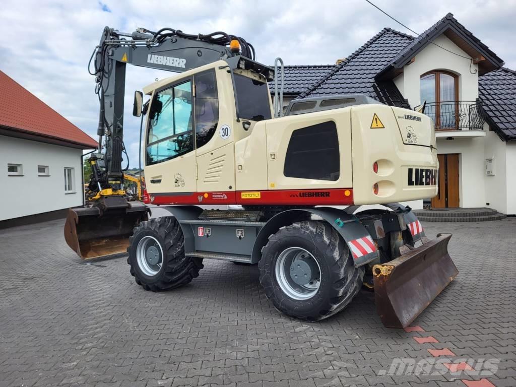 Liebherr 916 Wheeled excavators