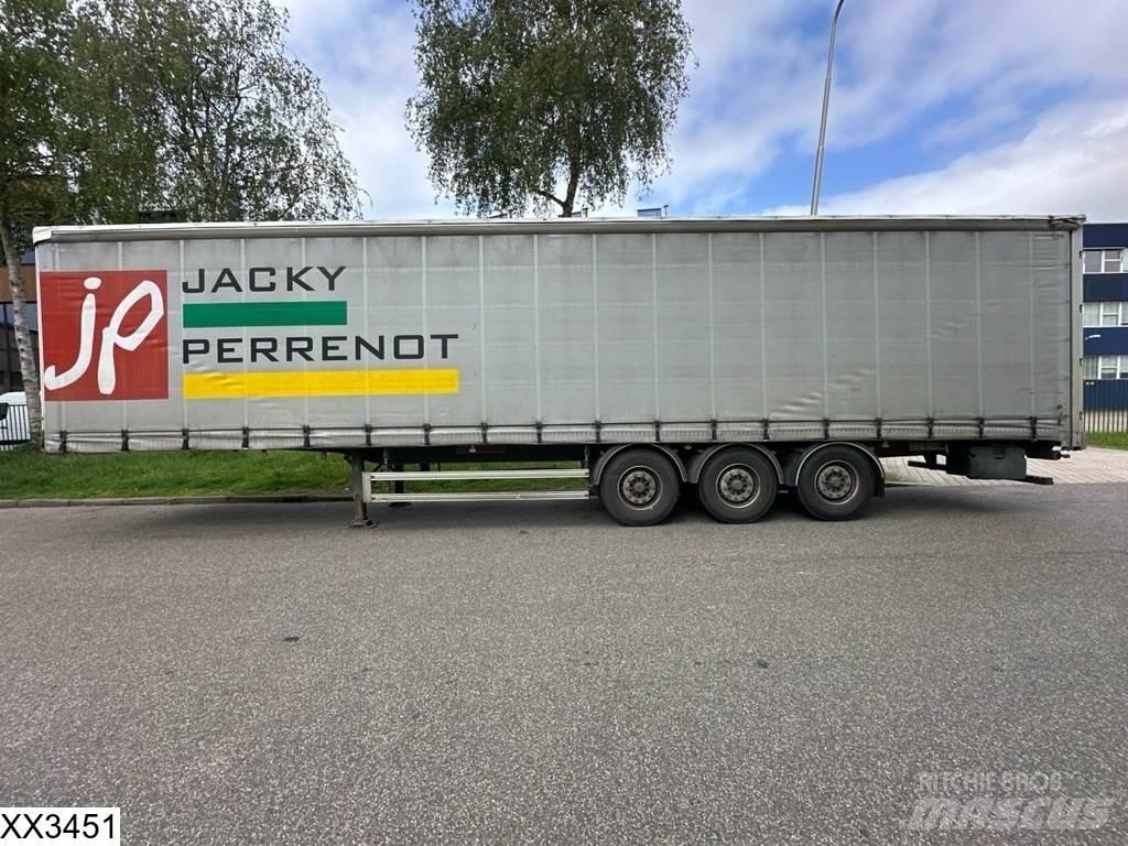 Fruehauf Tautliner Curtainsider semi-trailers
