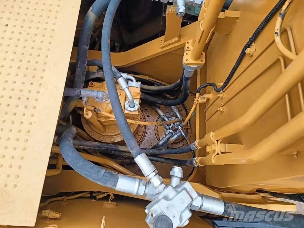 CAT 330 D Crawler excavators