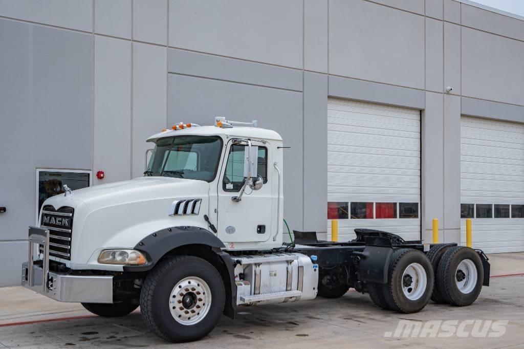 Mack Granite GU 813 Truck Tractor Units
