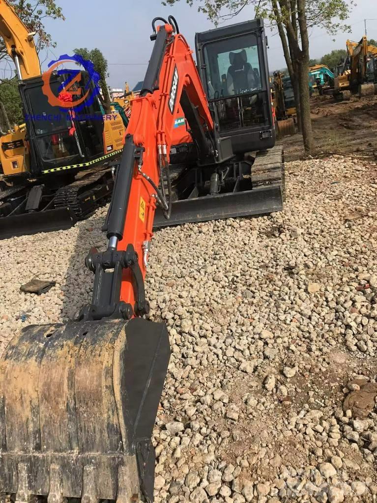 Doosan DX 60 Mini excavators < 7t