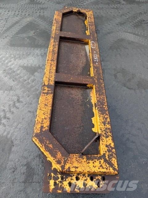 CAT TAILGATE Articulated Haulers