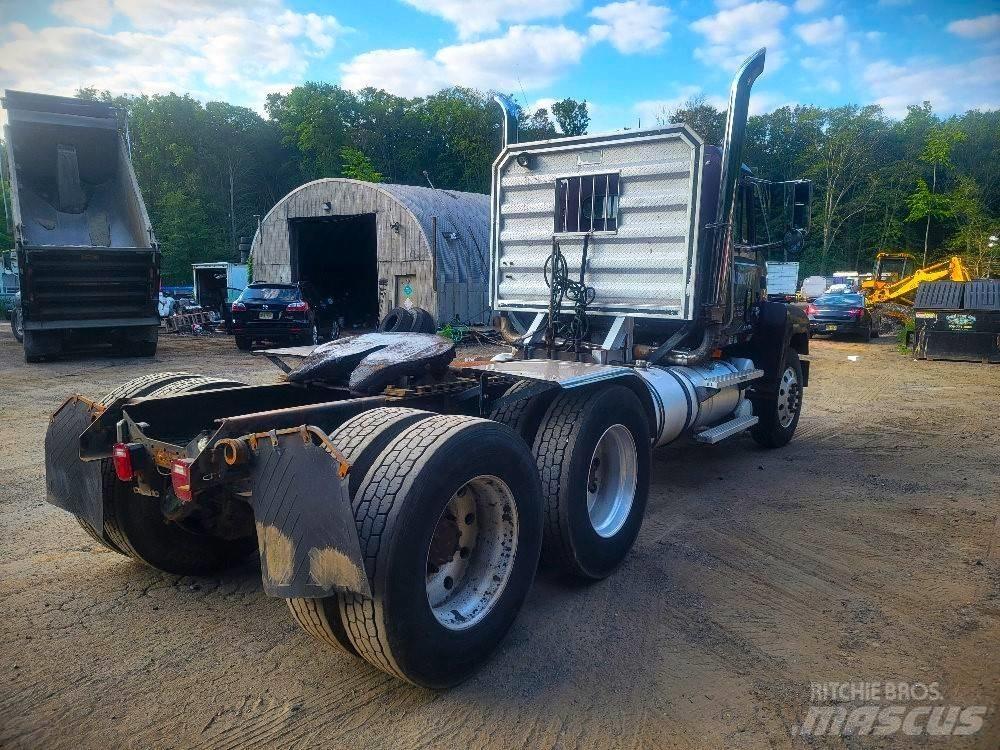 Mack CH 613 Truck Tractor Units