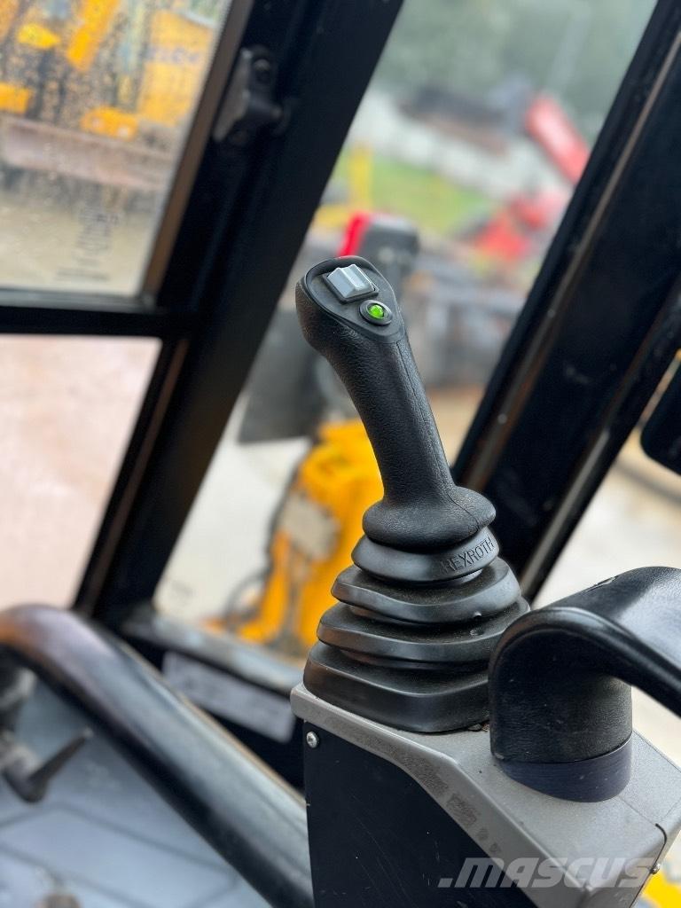 JCB 3 CX / compact TLB's