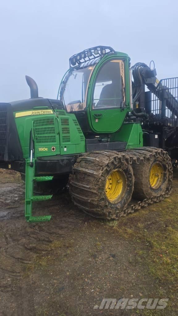 John Deere 1110 E Forwarders