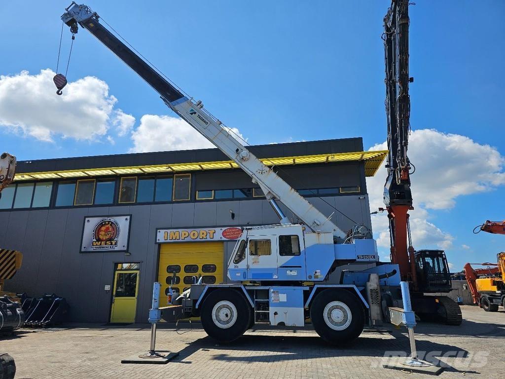 Tadano TR250E All terrain cranes