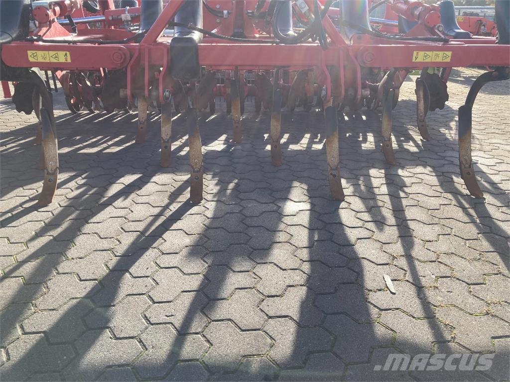 Horsch Terrano 4FX Cultivators