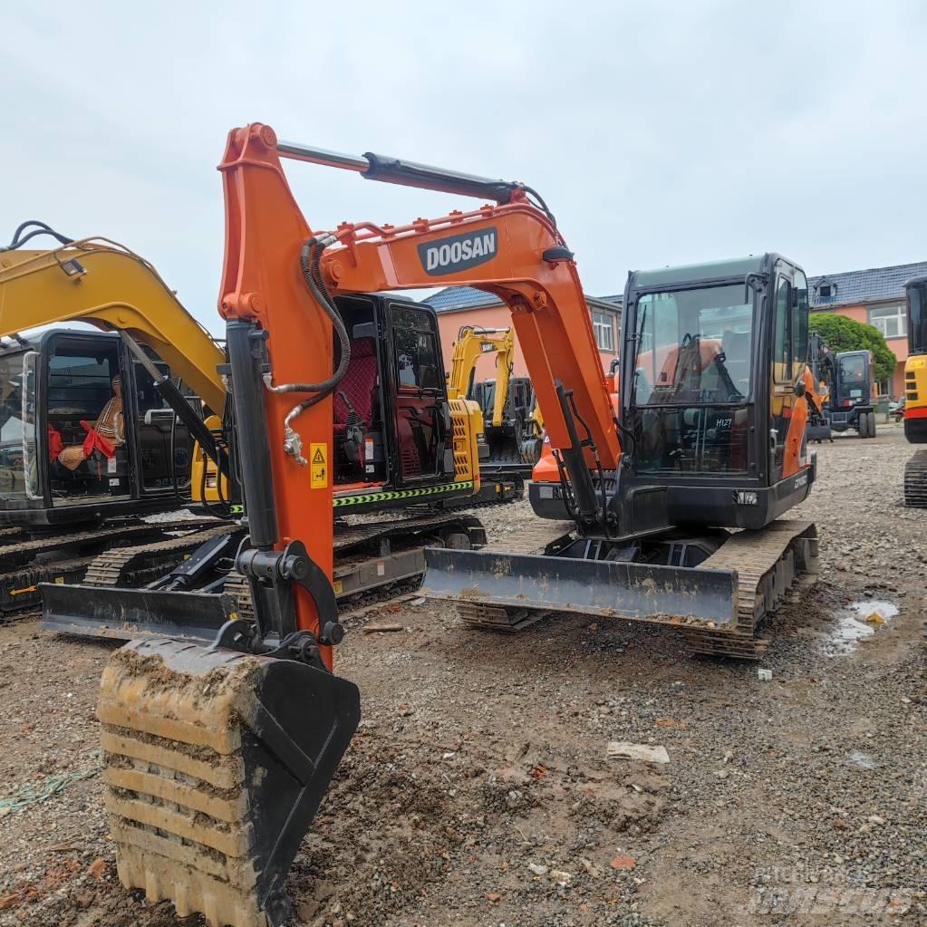 Doosan DX60 Mini excavators < 7t
