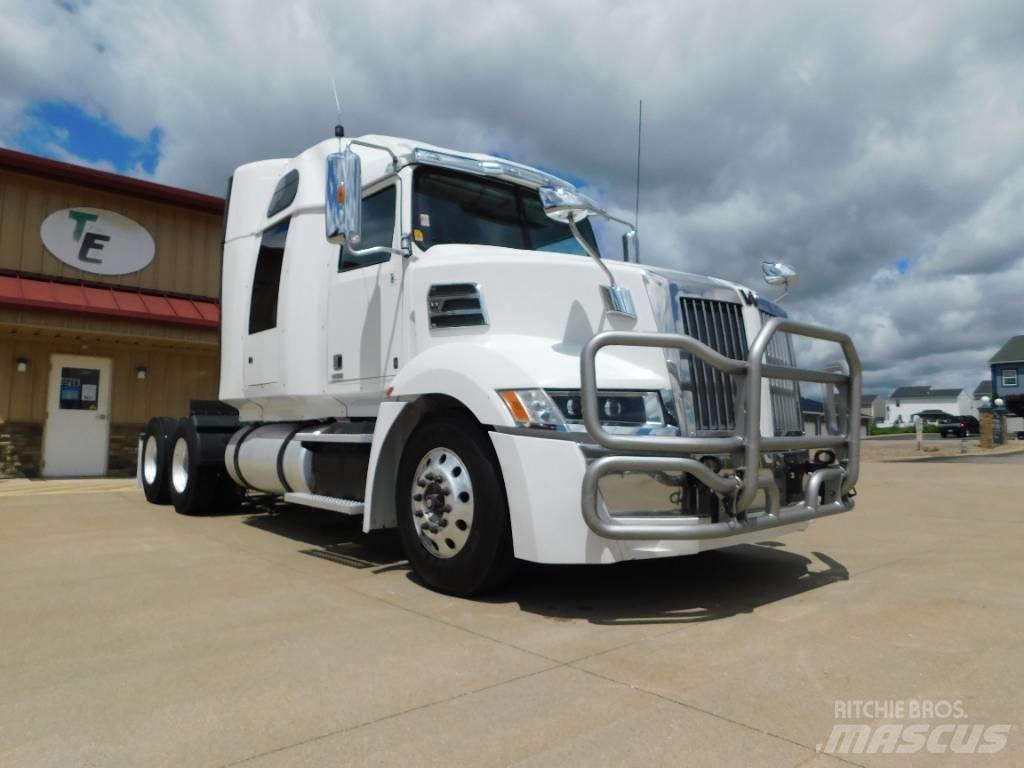 Western Star 5700 XE Truck Tractor Units