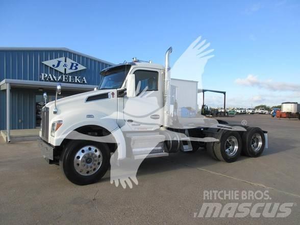 Kenworth T880 Truck Tractor Units