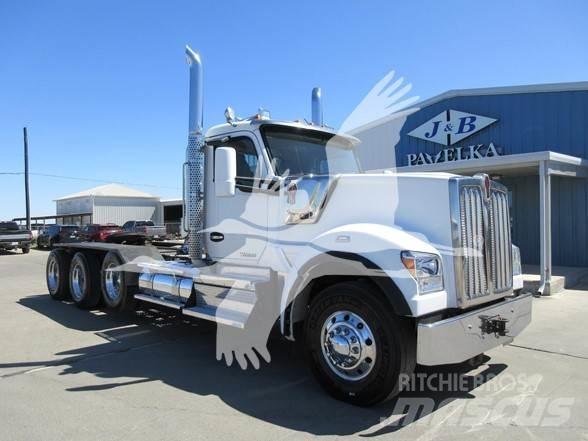 Kenworth W990 Truck Tractor Units