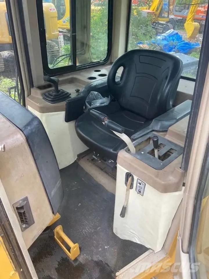 CAT D5M Crawler dozers