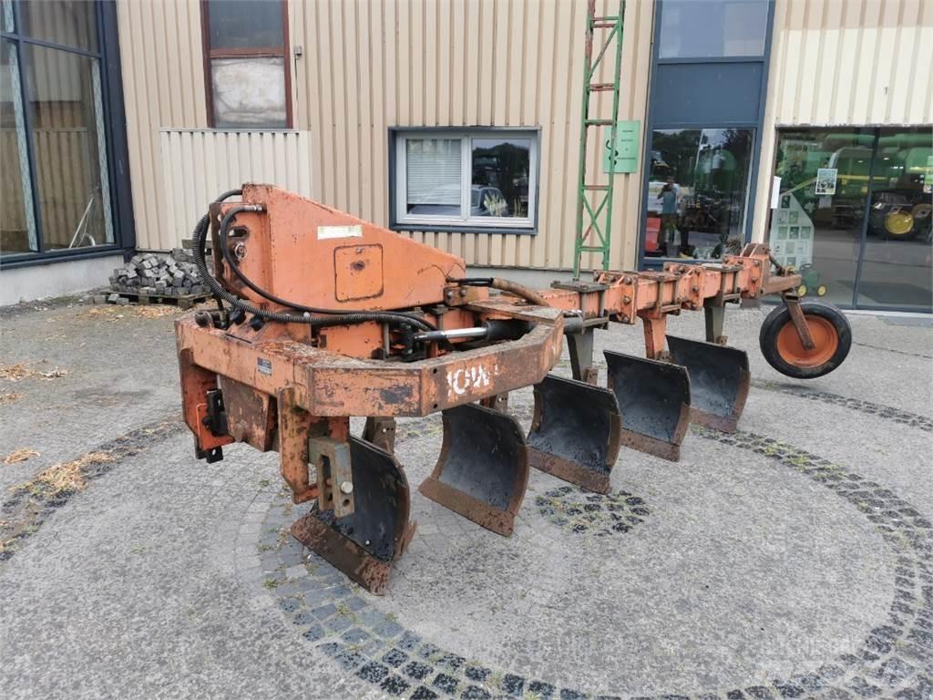 Howard SP 5 Ploughs