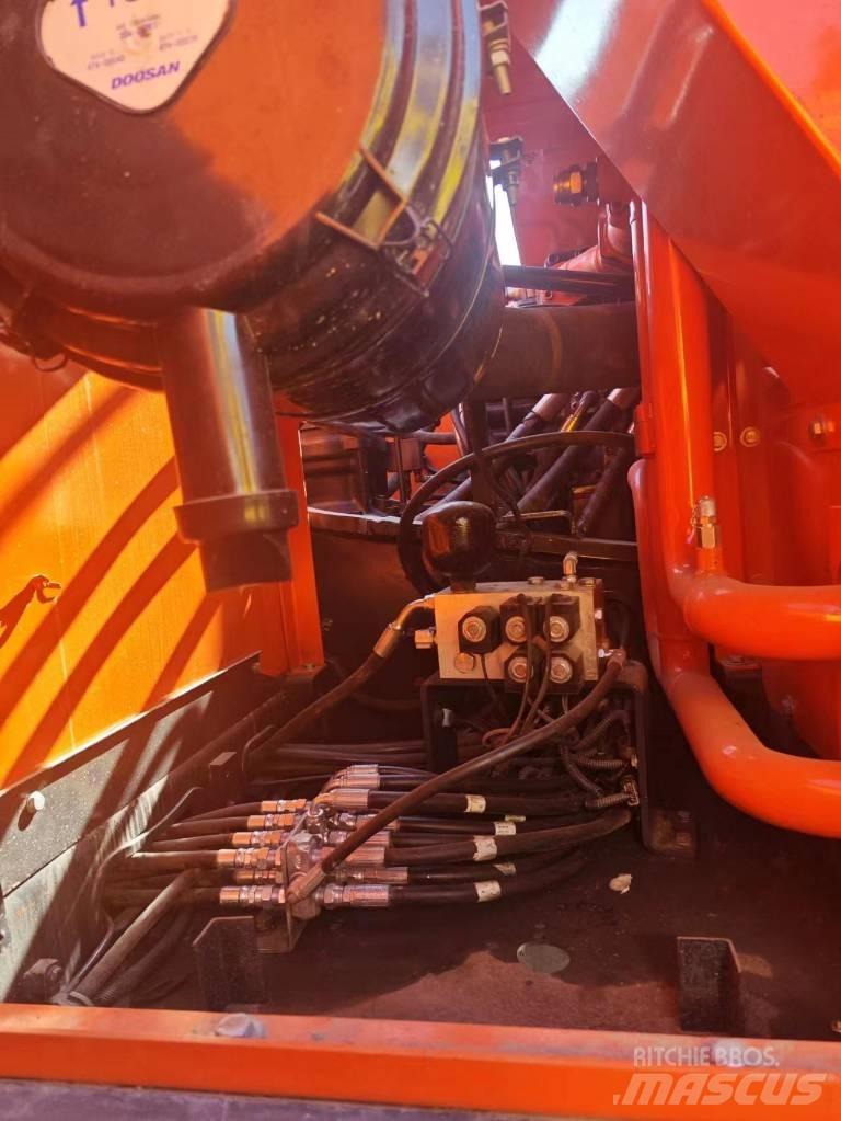 Doosan DX 300 Crawler excavators