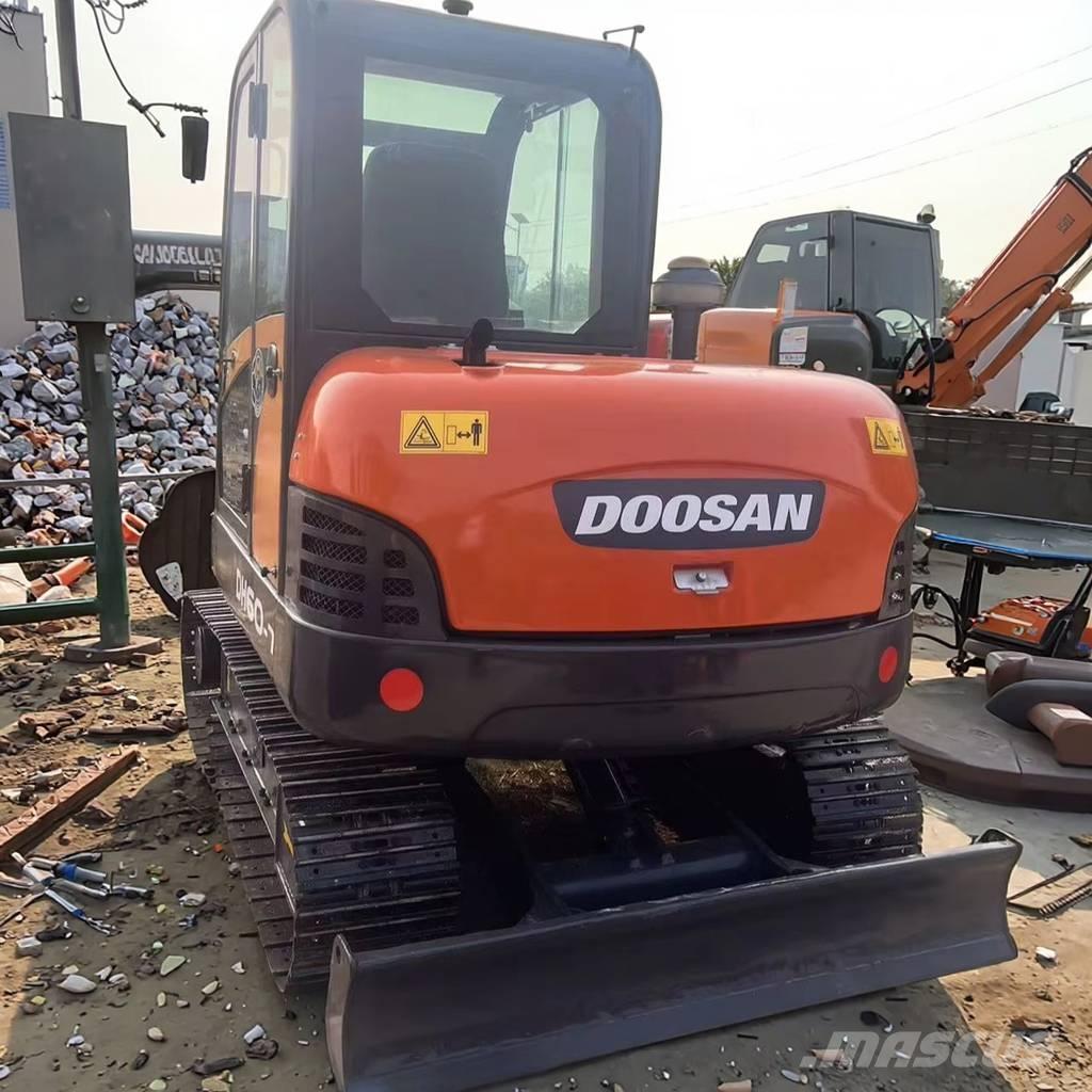 Doosan DH 60 Mini excavators < 7t