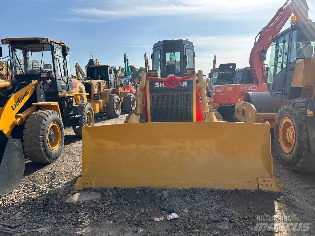 Shantui SD 16 Crawler dozers