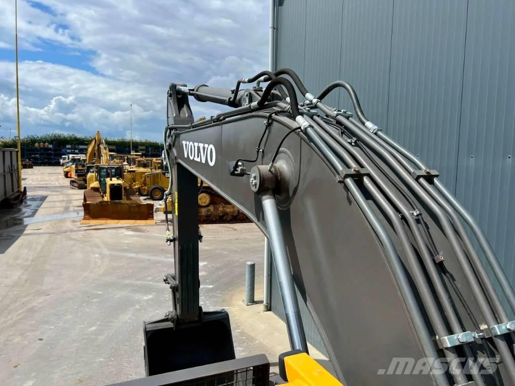 Volvo EC210 Crawler excavators