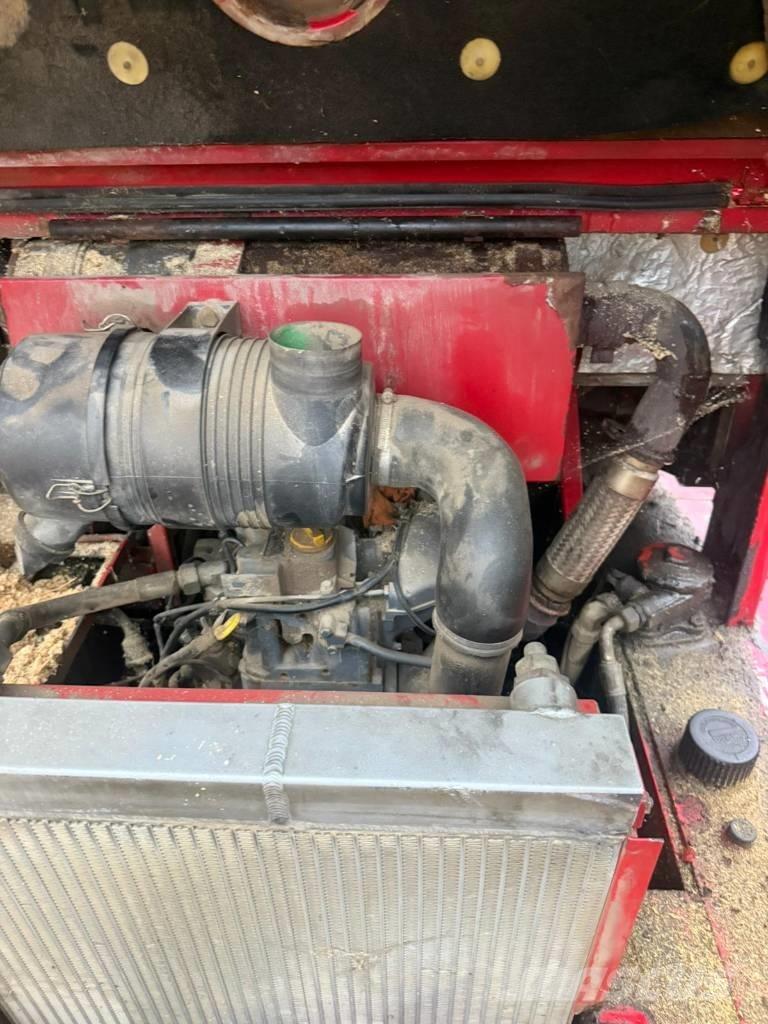 Weidemann 3006 Engines