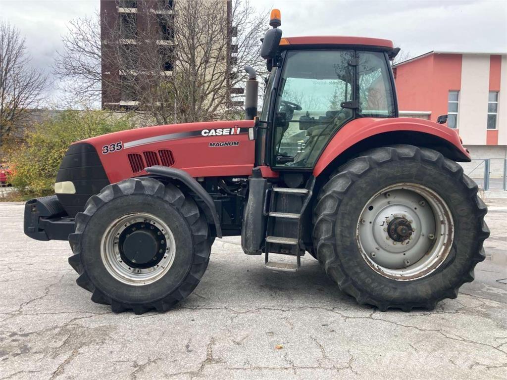 Case IH magnum 335 Tractors