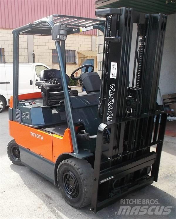 Toyota 7 FBMF 25 Electric forklift trucks