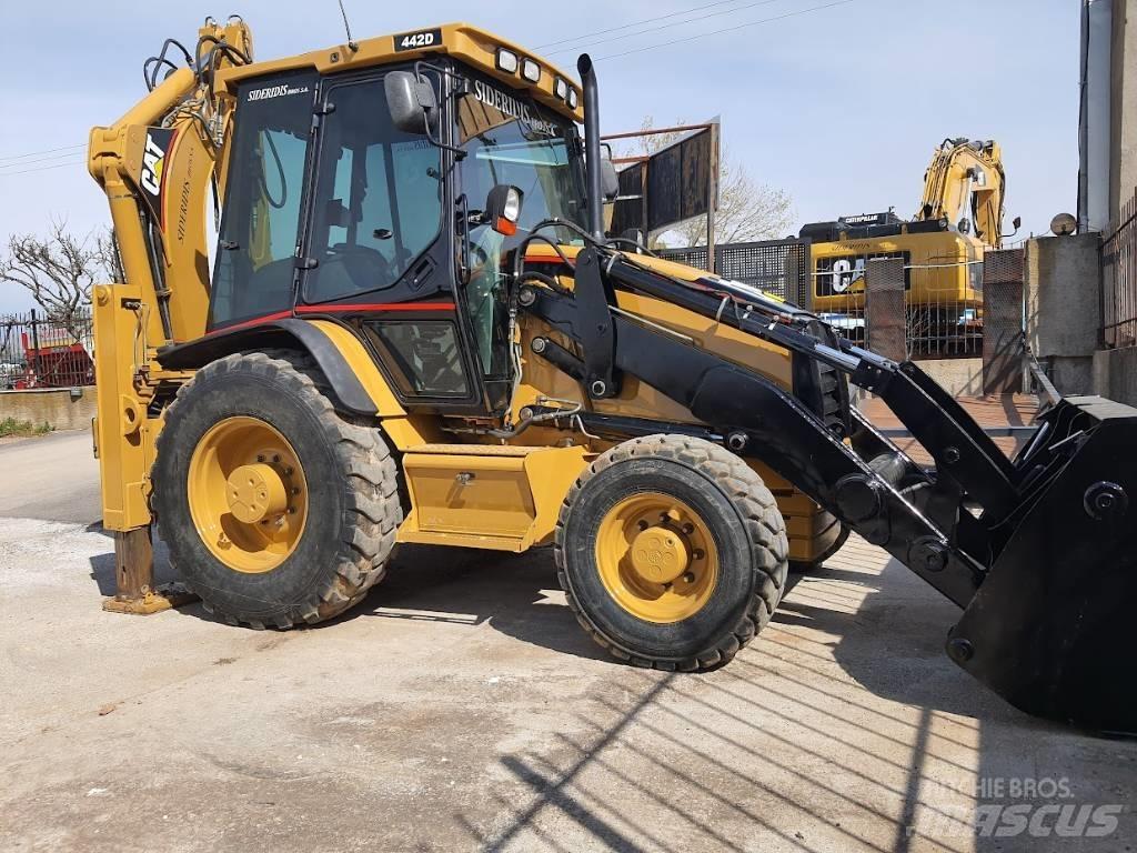 CAT 442 D 4x4 TLB's