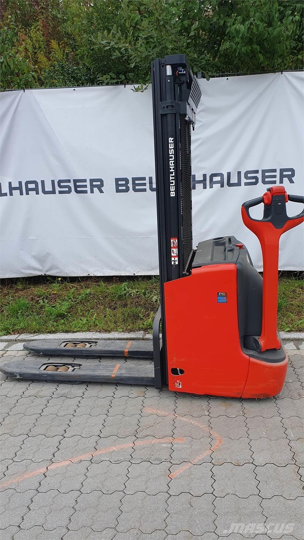 Linde L12i Pedestrian stacker