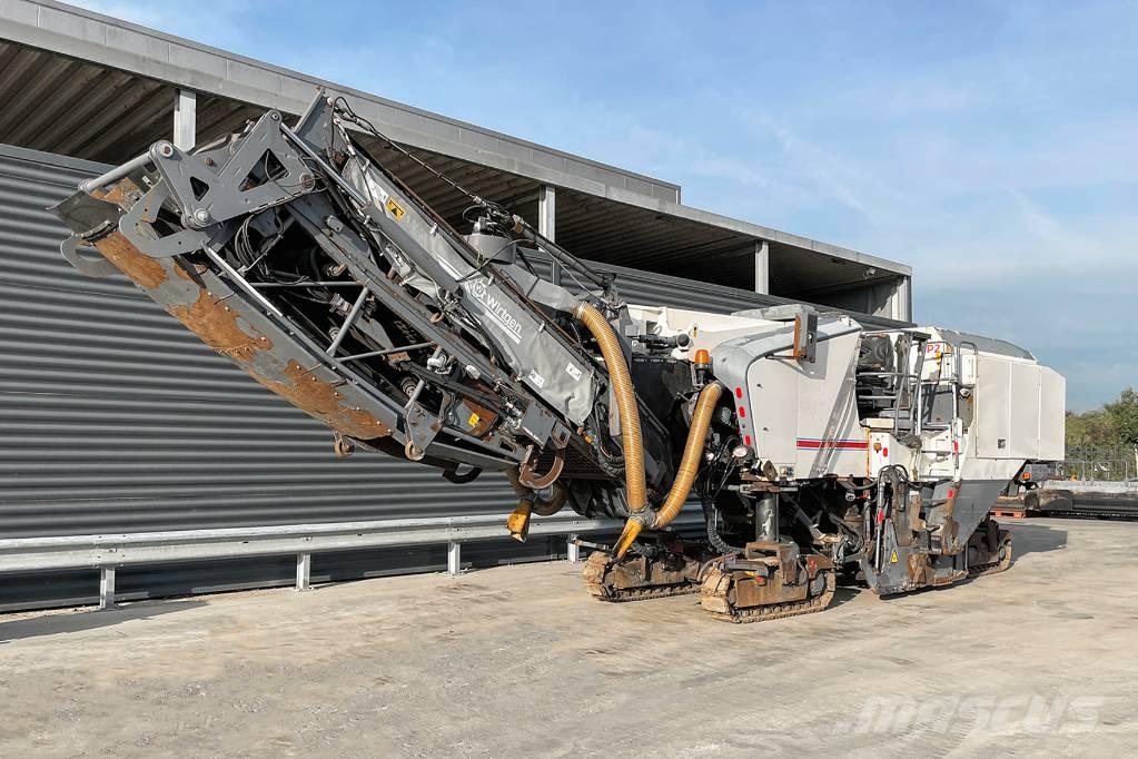 Wirtgen W 210 Asphalt cold milling machines