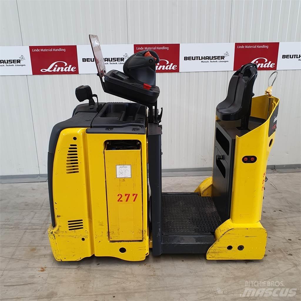 Linde P30C Towing truck