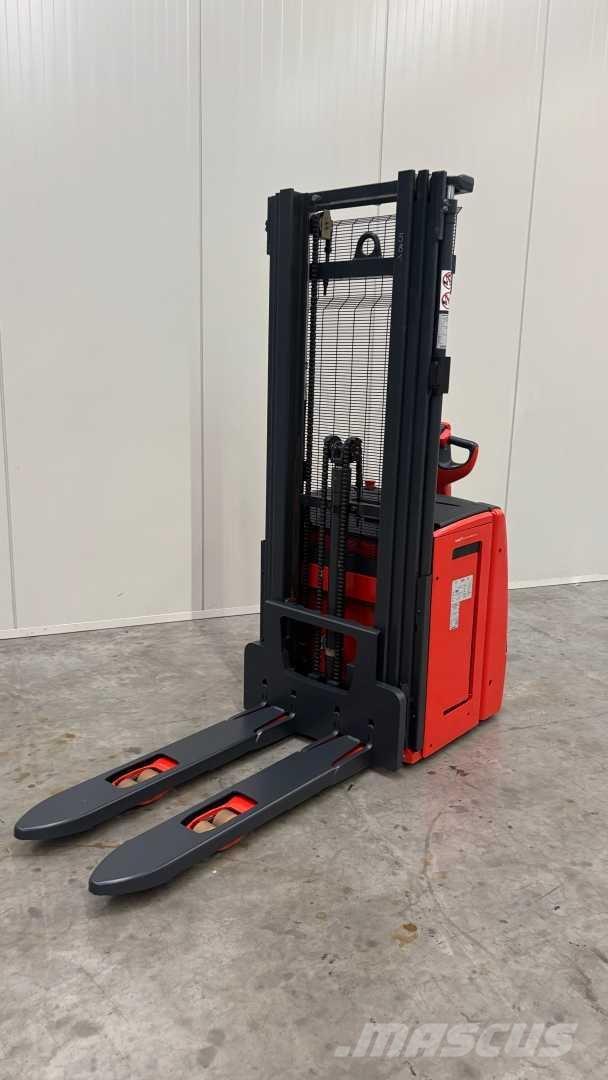 Linde L14 Pedestrian stacker