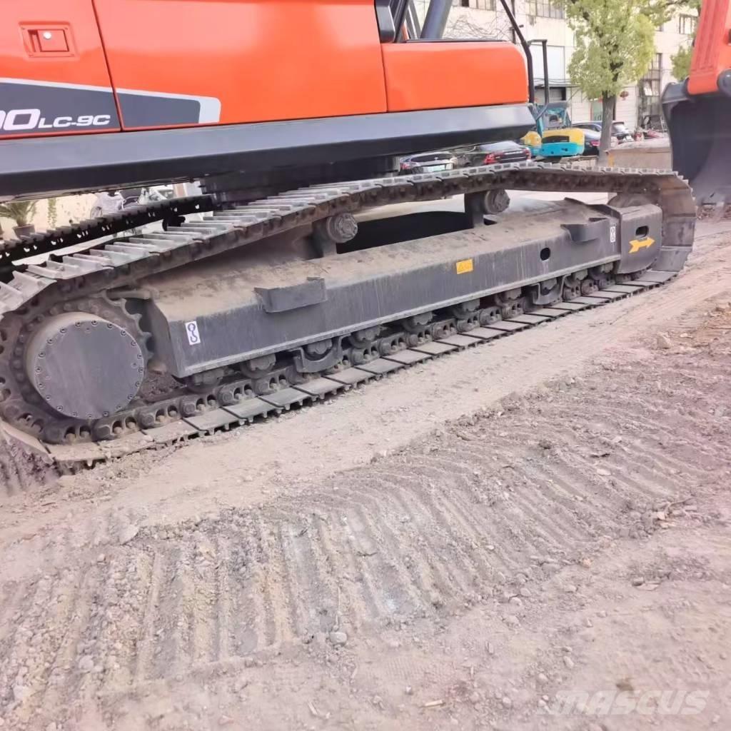 Doosan DX 330 LC Crawler excavators
