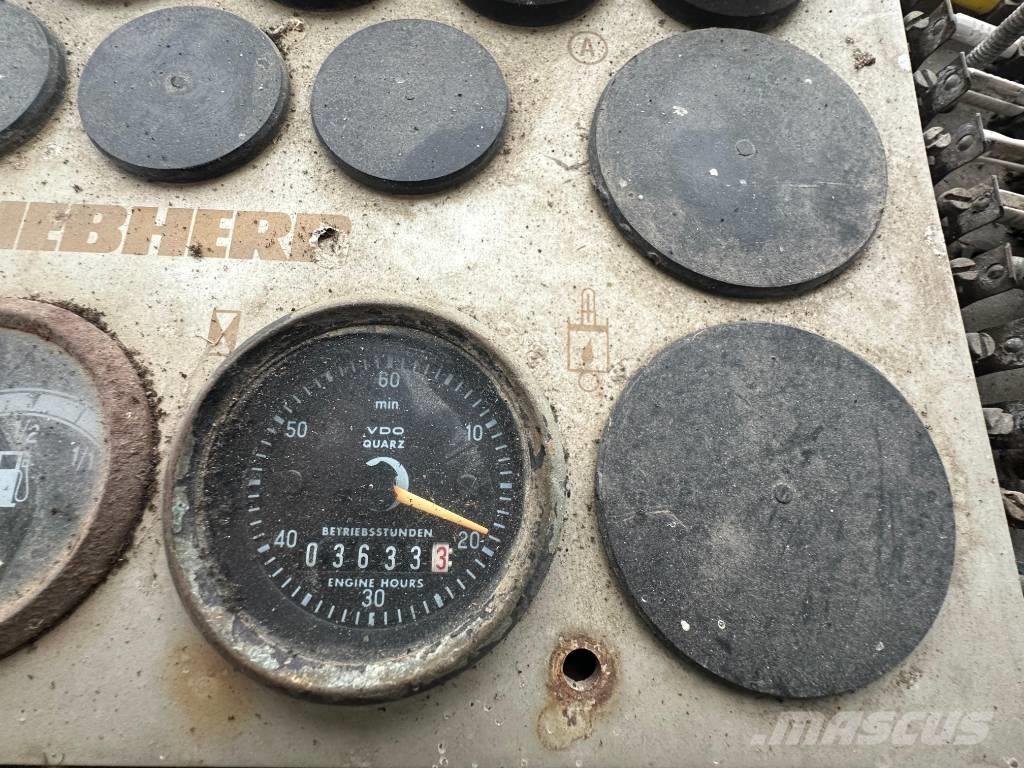 Liebherr R621 B Crawler FEL's