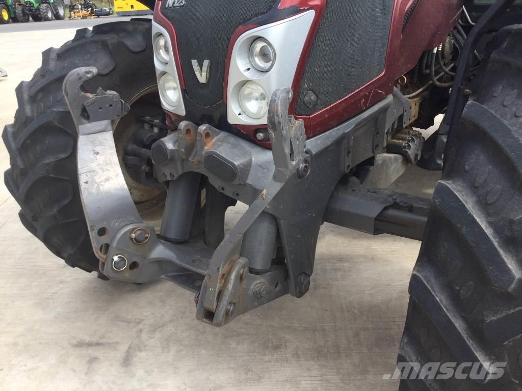 Valtra N123 Tractors