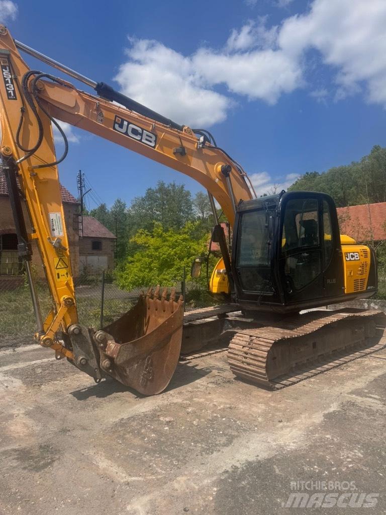 JCB JS 131 LC Crawler excavators