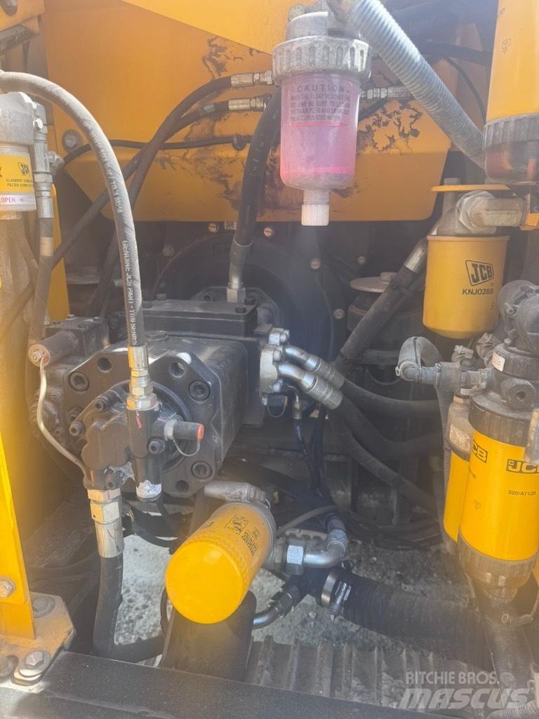 JCB JS 131 LC Crawler excavators