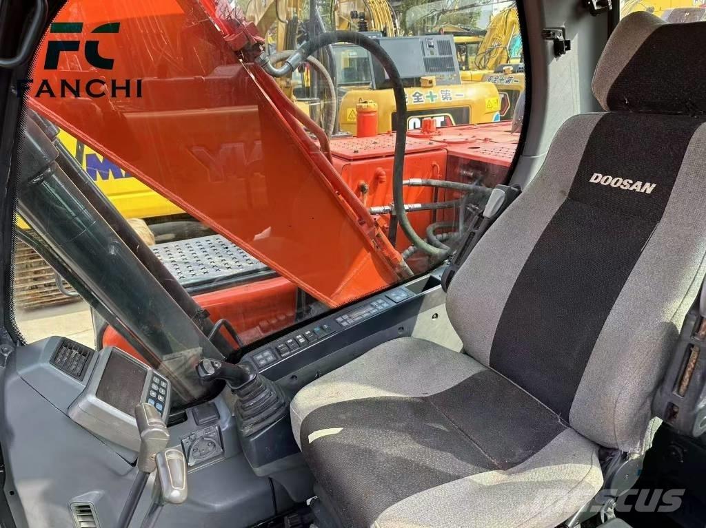 Doosan DX 140 LC Crawler excavators
