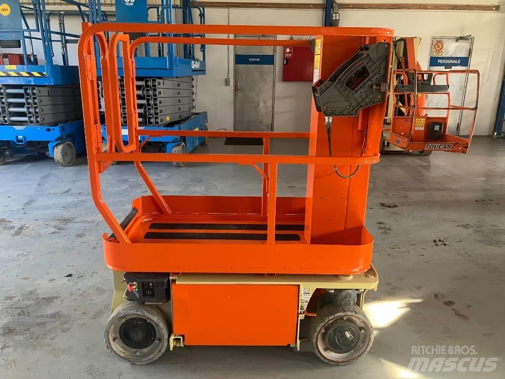 JLG 1230 ES Vertical mast lifts