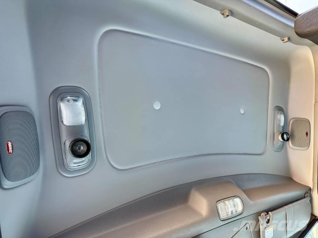 Peterbilt 389 PRIDE Truck Tractor Units