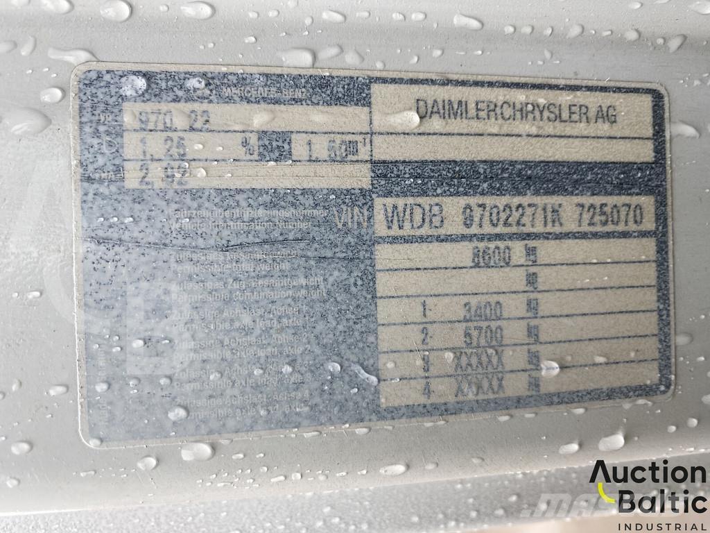 Mercedes-Benz 815 Flatbed/Dropside trucks