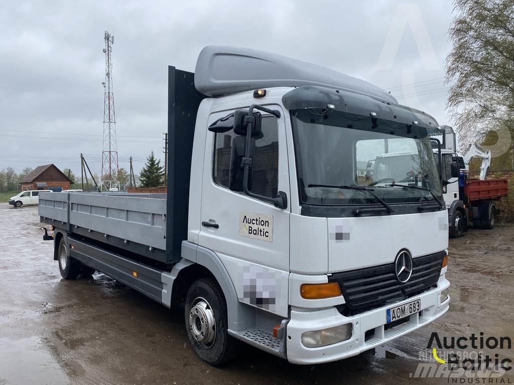 Mercedes-Benz 815 Flatbed/Dropside trucks