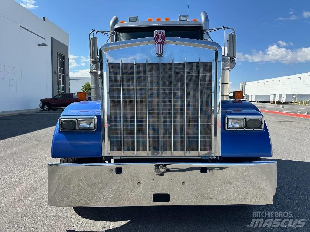 Kenworth W 900 Truck Tractor Units