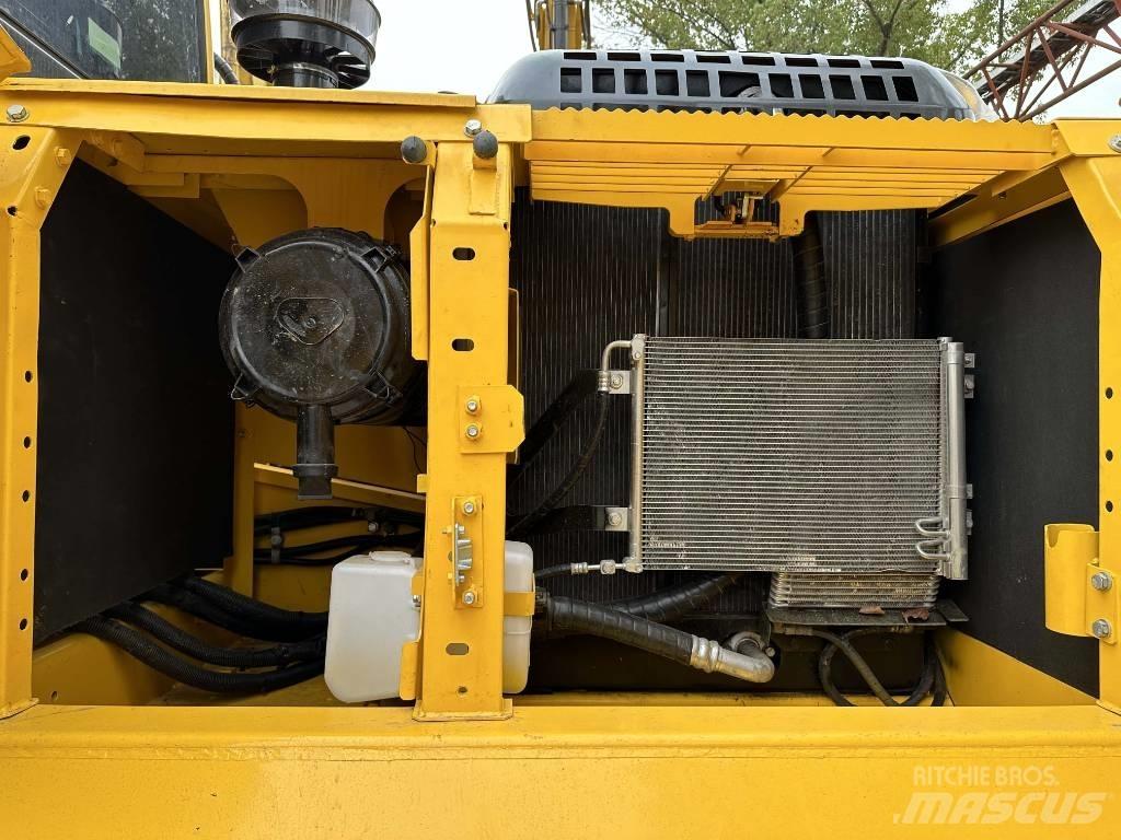 Komatsu PC 200-8 Crawler excavators